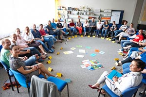 So sieht ein Ausbildungstag zum/zur SchulmediatorIn aus So sieht ein Ausbildungstag zum/zur SchulmediatorIn aus